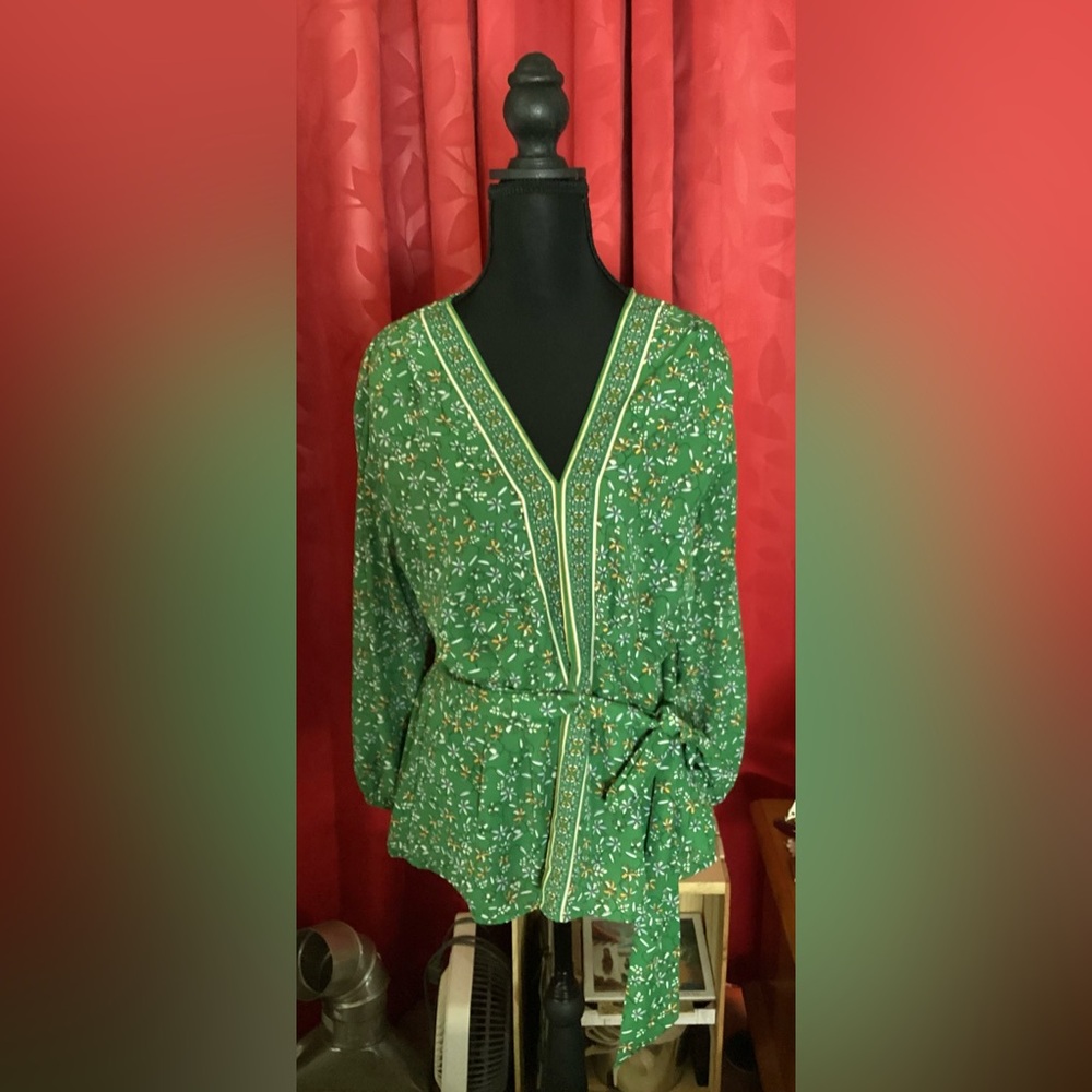 Max Studio Green and White Floral Long Sleeve Dress